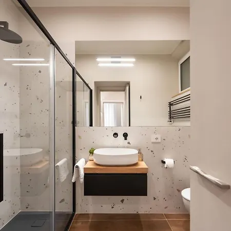 -the Tangerine Arcade With View Apartment